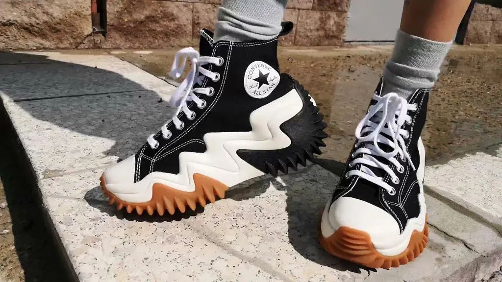 Converse Run Star Motion
